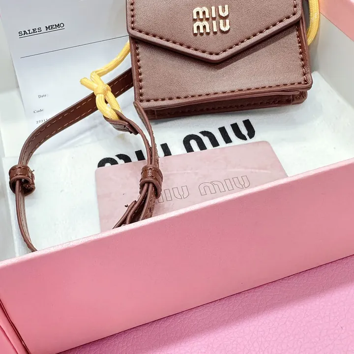 スーパーコピー ミュウミュウ キーホルダー