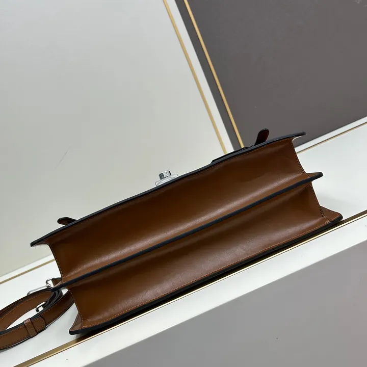 スーパーコピー プラダ キーホルダー