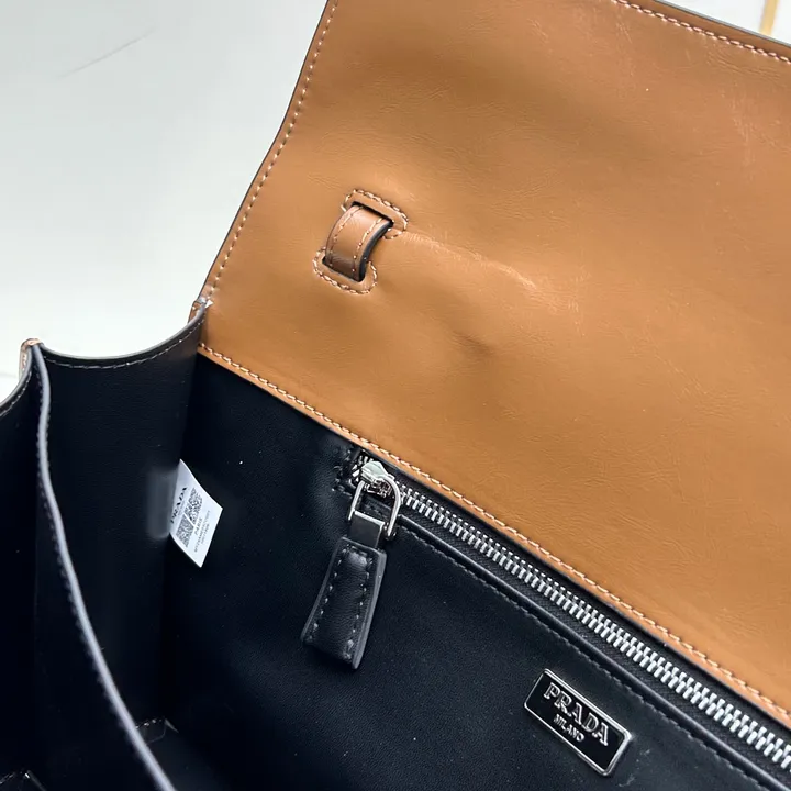 スーパーコピー プラダ キーホルダー