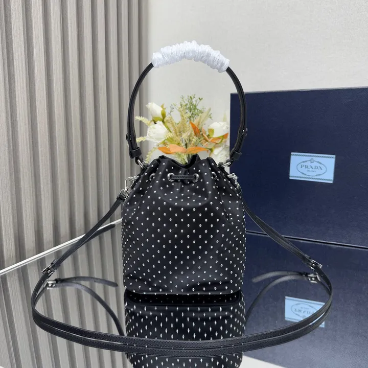 スーパーコピー プラダ キーホルダー