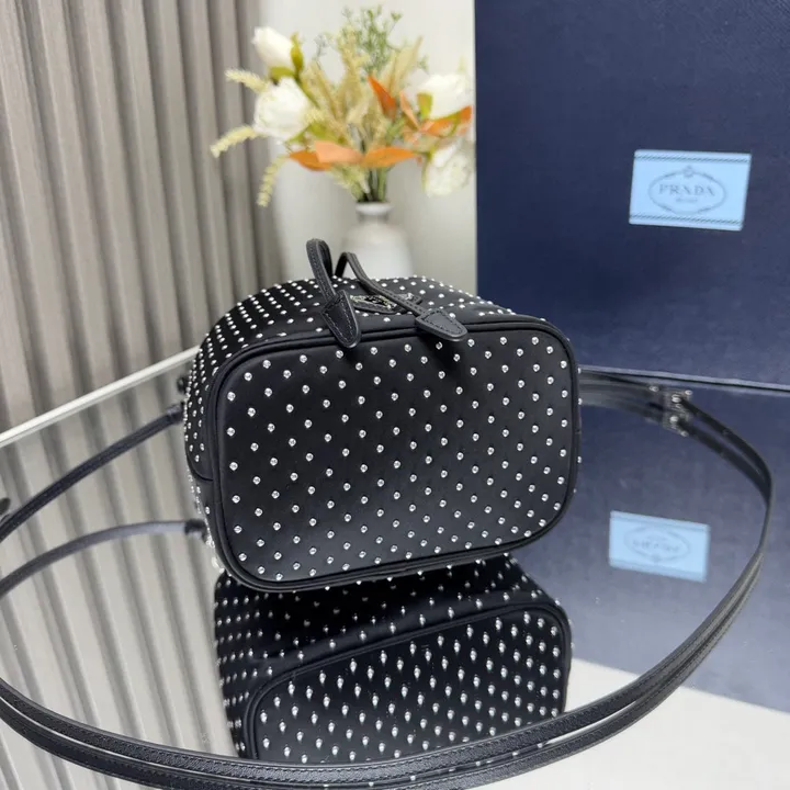 スーパーコピー プラダ キーホルダー