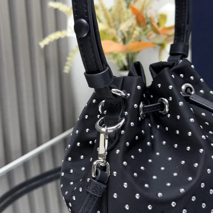 スーパーコピー プラダ キーホルダー