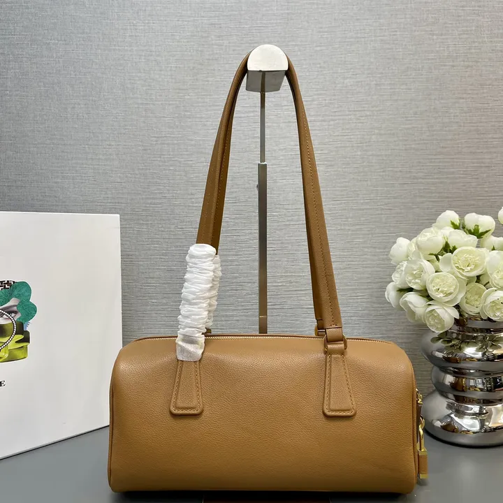 スーパーコピー プラダ キーホルダー