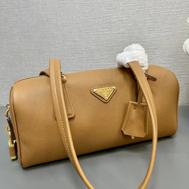 スーパーコピー プラダ キーホルダー