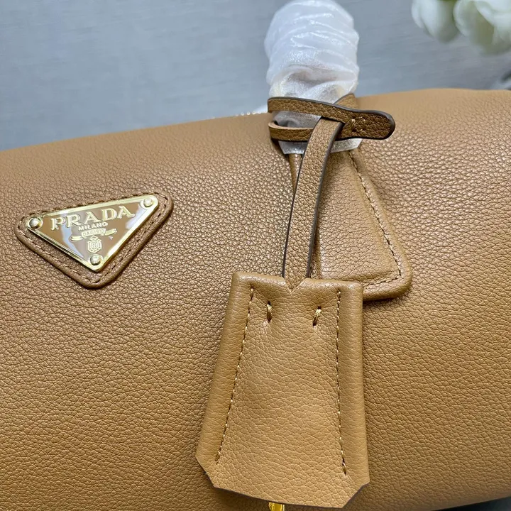 スーパーコピー プラダ キーホルダー