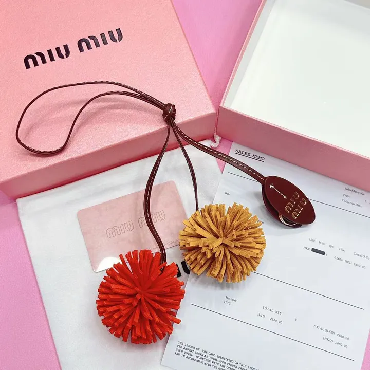 スーパーコピー ミュウミュウ キーホルダー