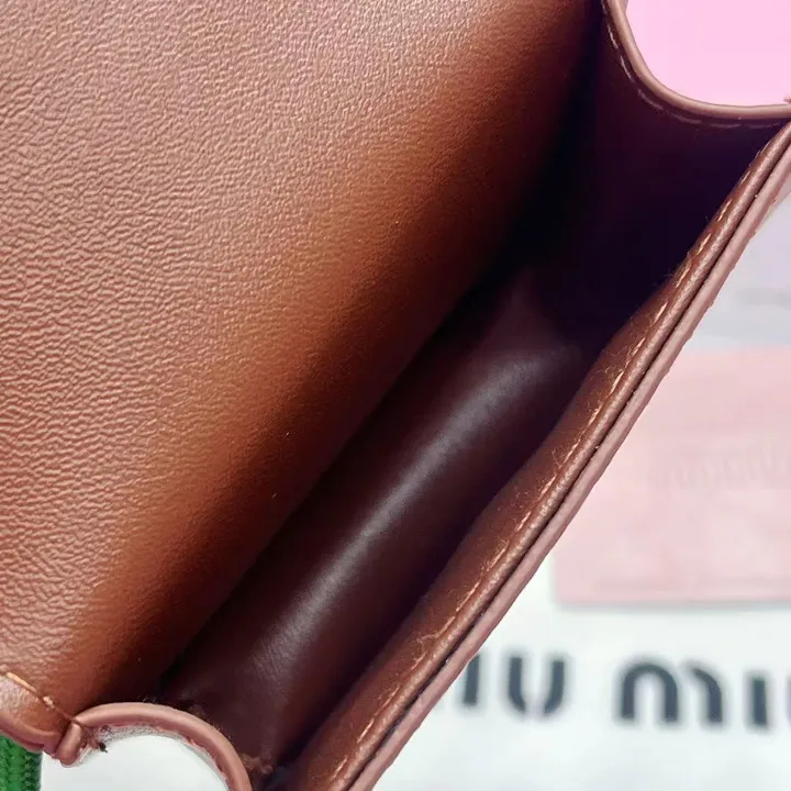 スーパーコピー ミュウミュウ キーホルダー