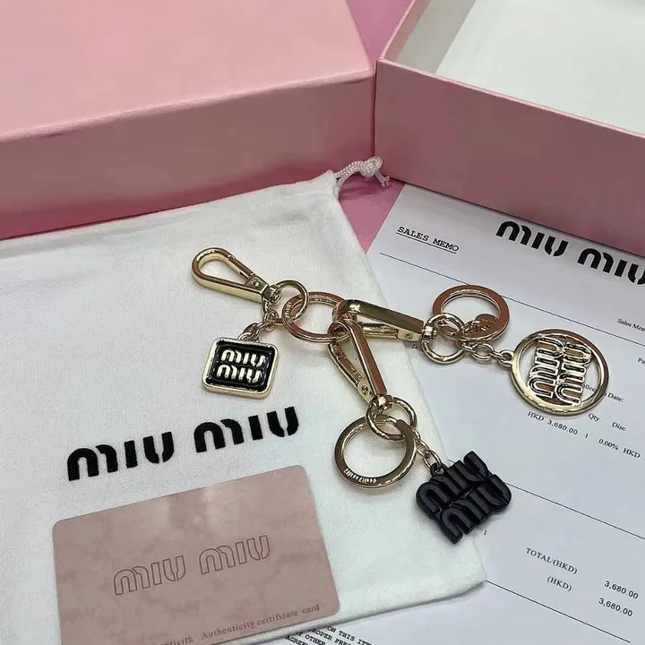 スーパーコピー ミュウミュウ キーホルダー