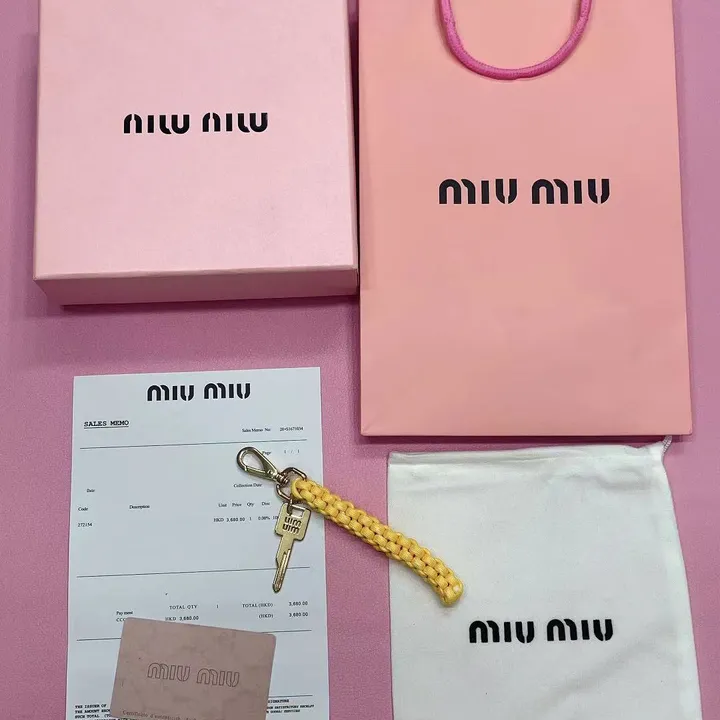 スーパーコピー ミュウミュウ キーホルダー
