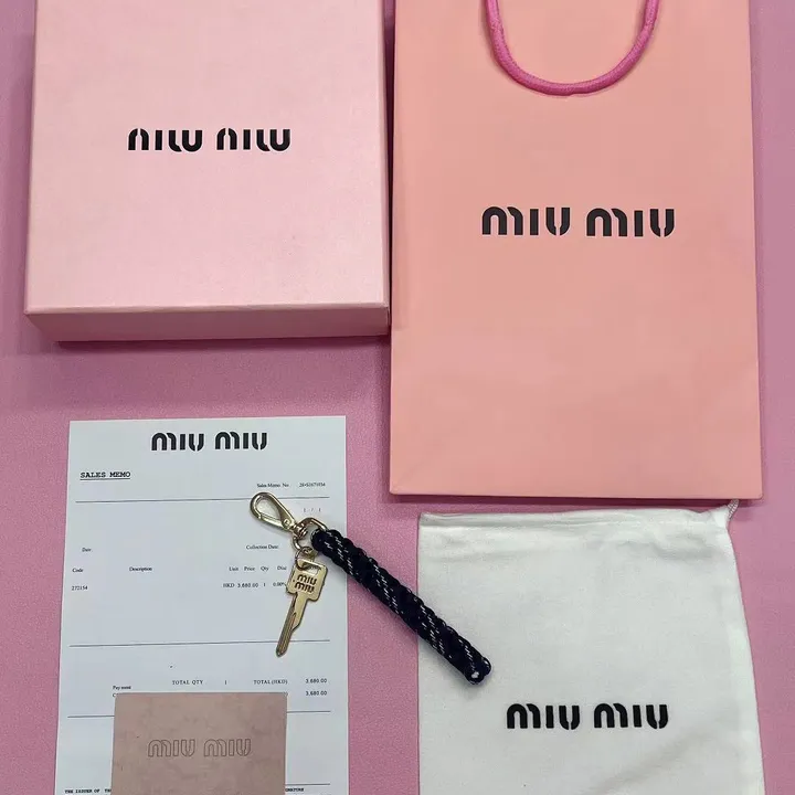 スーパーコピー ミュウミュウ キーホルダー