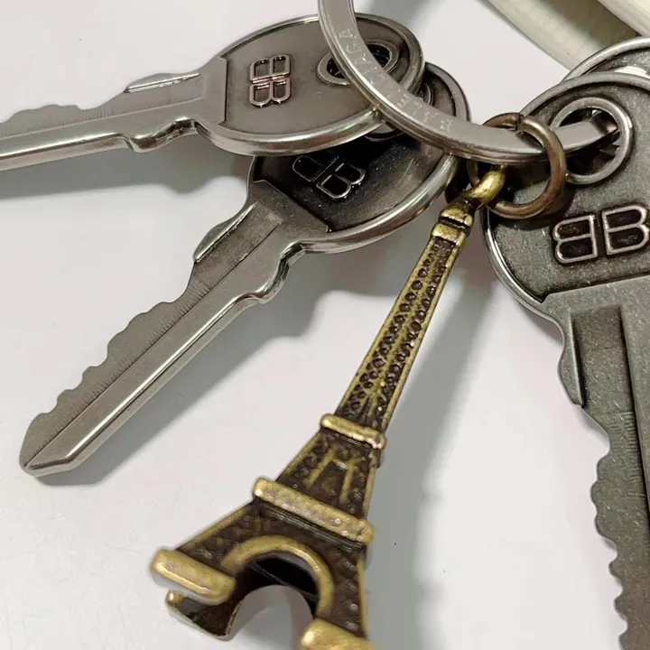 スーパーコピー バレンシアガ キーホルダー