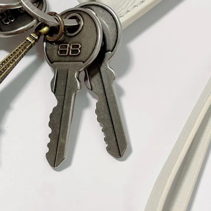 スーパーコピー バレンシアガ キーホルダー