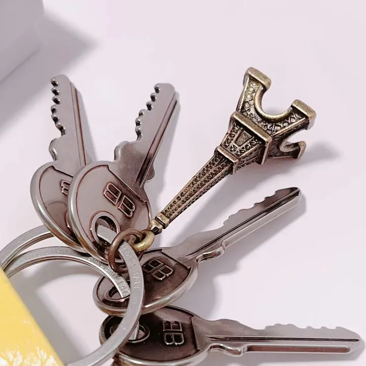 スーパーコピー バレンシアガ キーホルダー