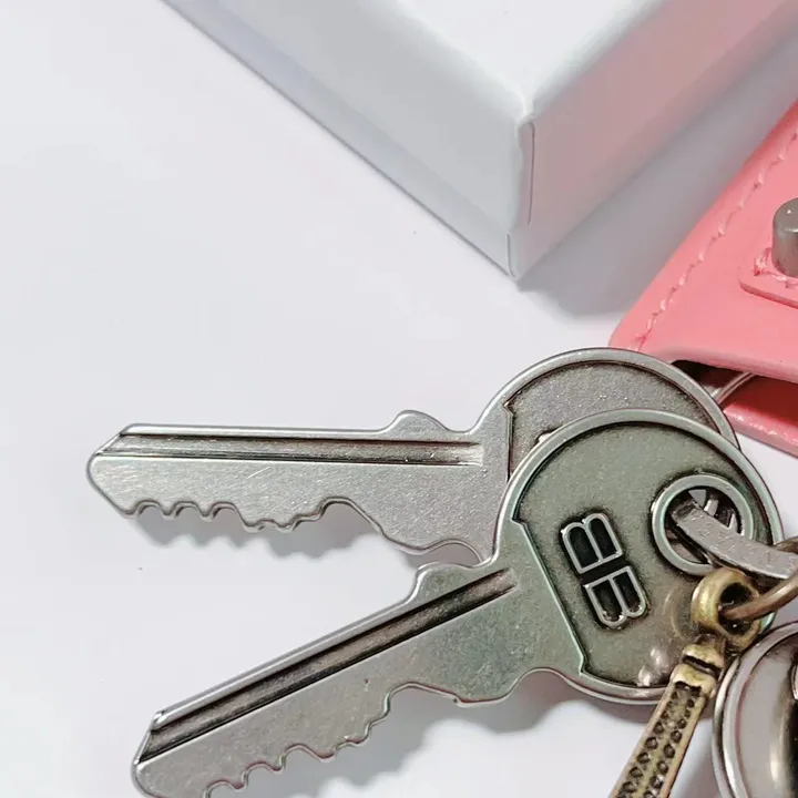 スーパーコピー バレンシアガ キーホルダー