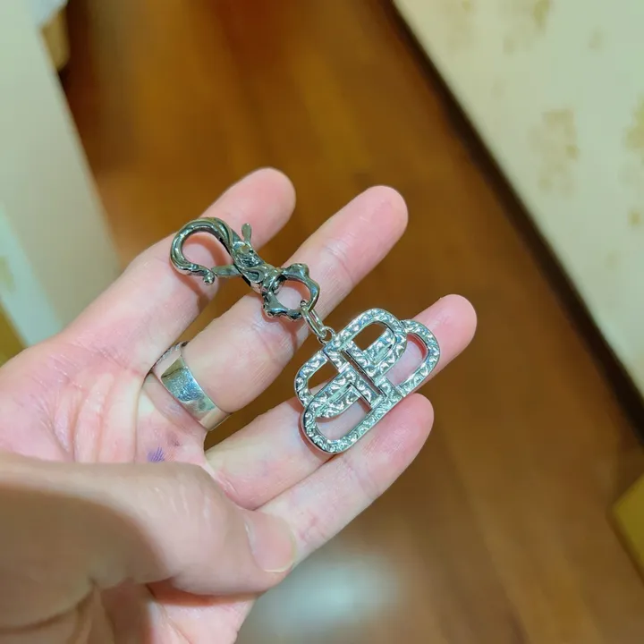 スーパーコピー バレンシアガ キーホルダー