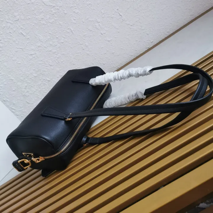 スーパーコピー プラダ キーホルダー