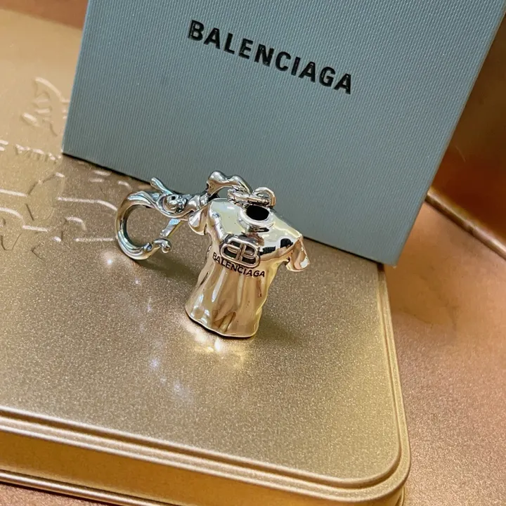 スーパーコピー バレンシアガ キーホルダー