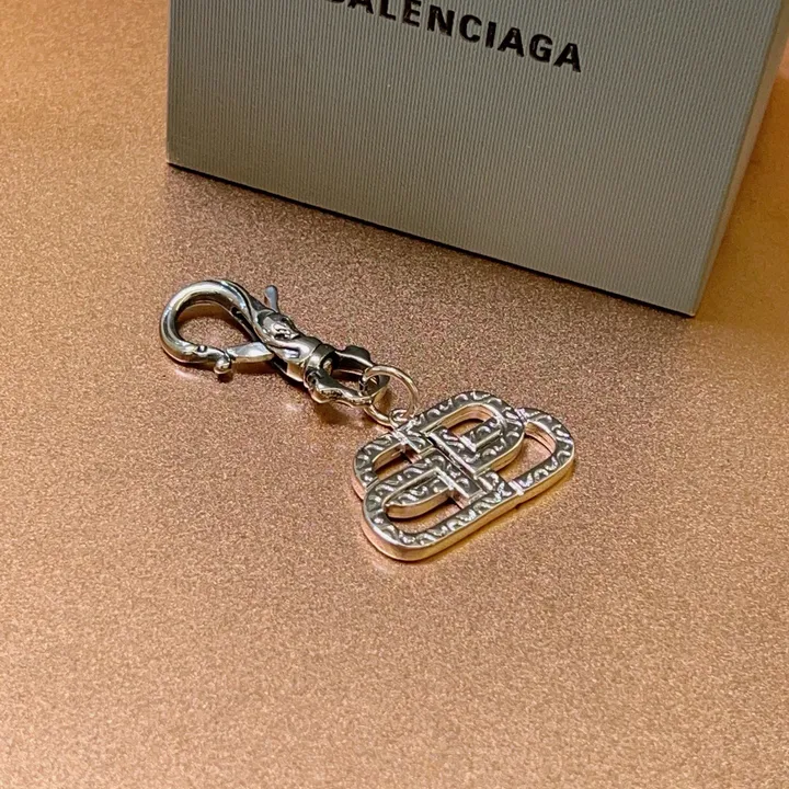 スーパーコピー バレンシアガ キーホルダー