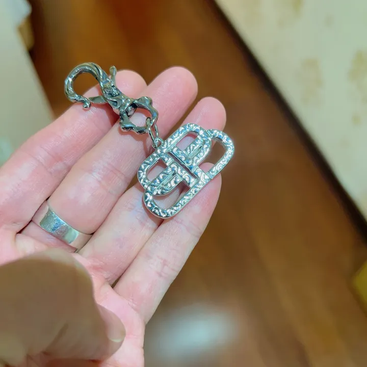 スーパーコピー バレンシアガ キーホルダー