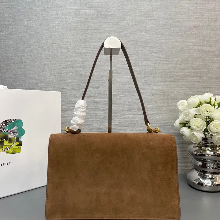 スーパーコピー プラダ キーホルダー