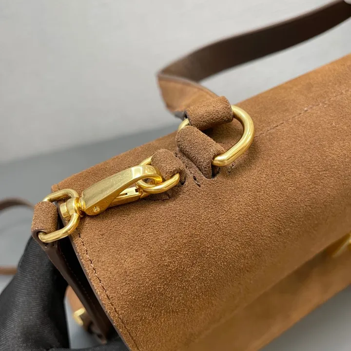 スーパーコピー プラダ キーホルダー