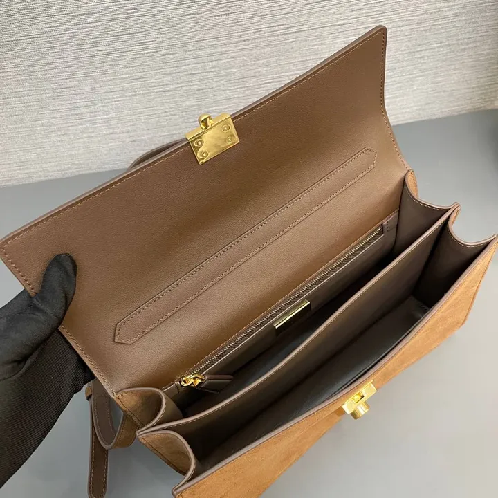 スーパーコピー プラダ キーホルダー