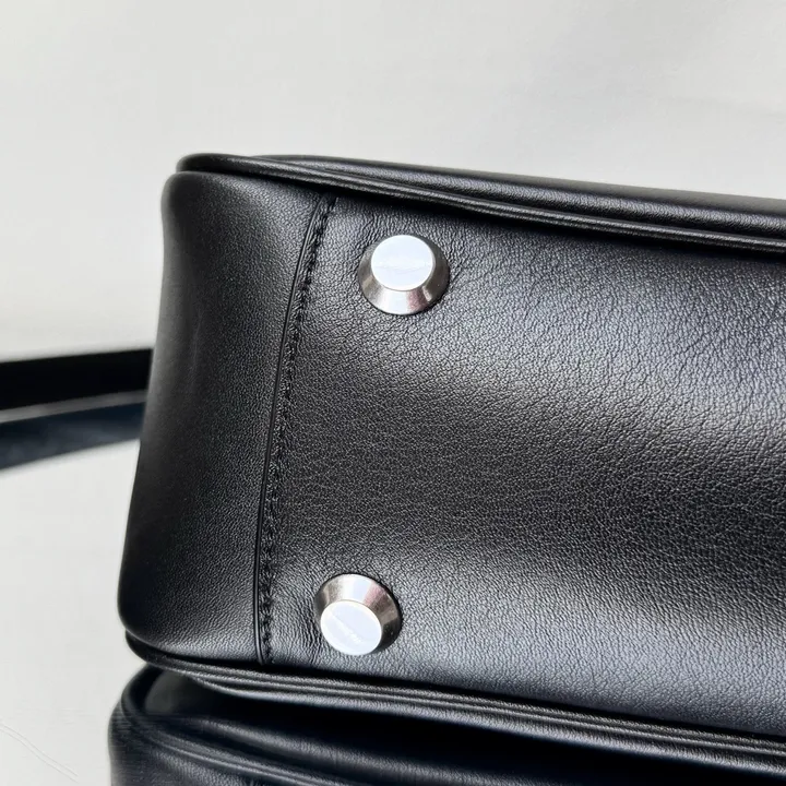 スーパーコピー バレンシアガ キーホルダー