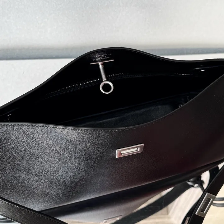 スーパーコピー バレンシアガ キーホルダー