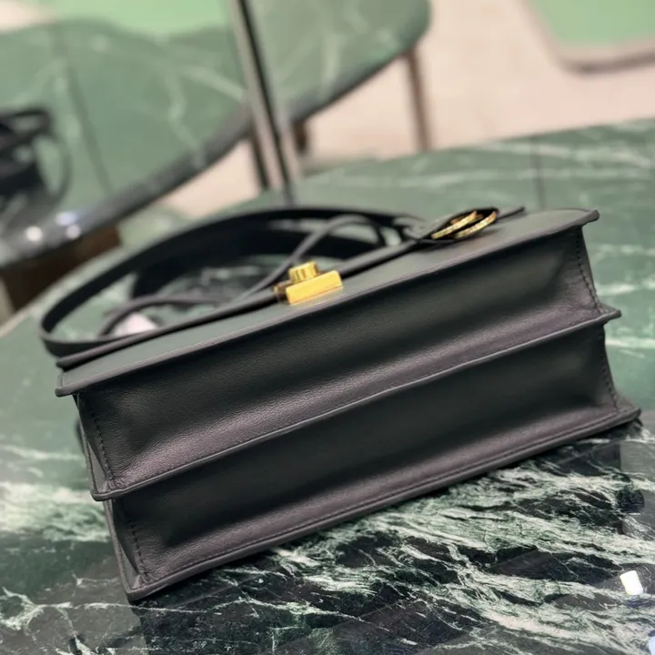 スーパーコピー バレンシアガ キーホルダー