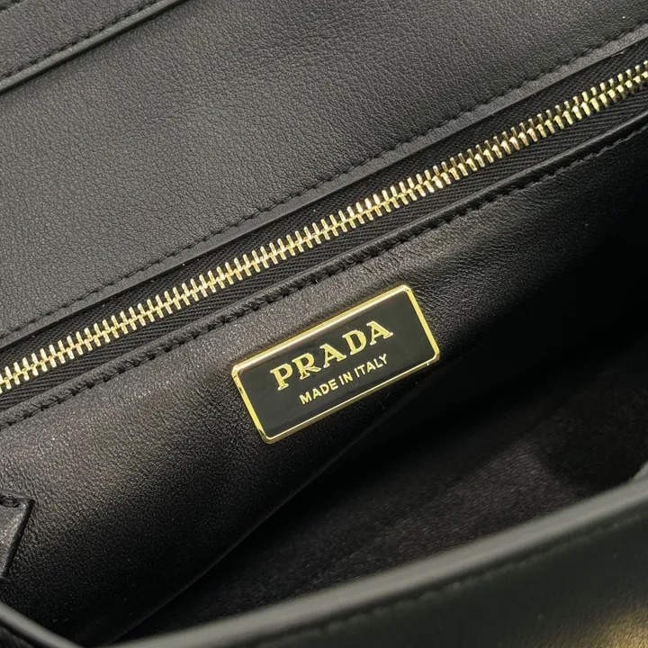 スーパーコピー バレンシアガ キーホルダー