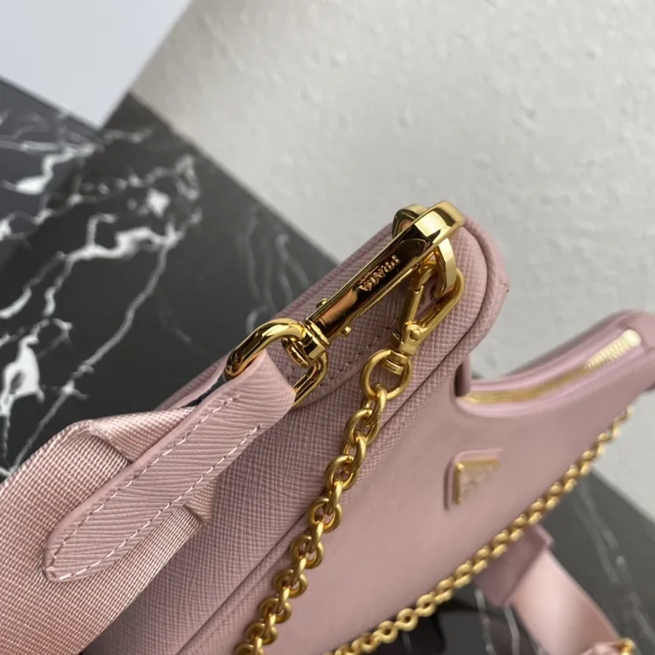 スーパーコピー プラダ キーホルダー