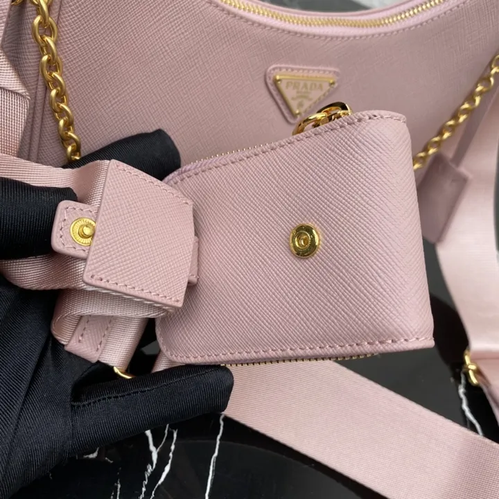 スーパーコピー プラダ キーホルダー