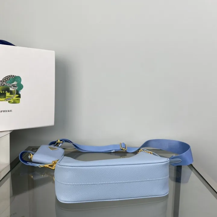 スーパーコピー プラダ キーホルダー