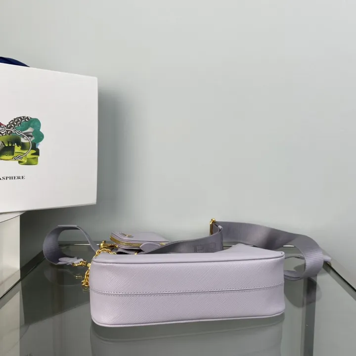 スーパーコピー プラダ キーホルダー