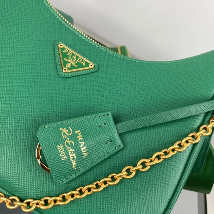 スーパーコピー プラダ キーホルダー