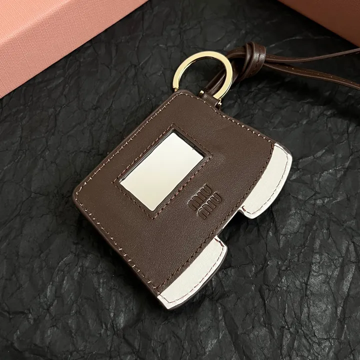 スーパーコピー ミュウミュウ キーホルダー