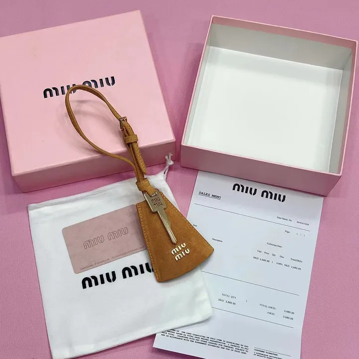 スーパーコピー ミュウミュウ キーホルダー