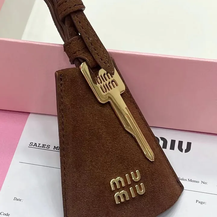 スーパーコピー ミュウミュウ キーホルダー