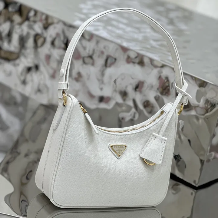 スーパーコピー プラダ キーホルダー