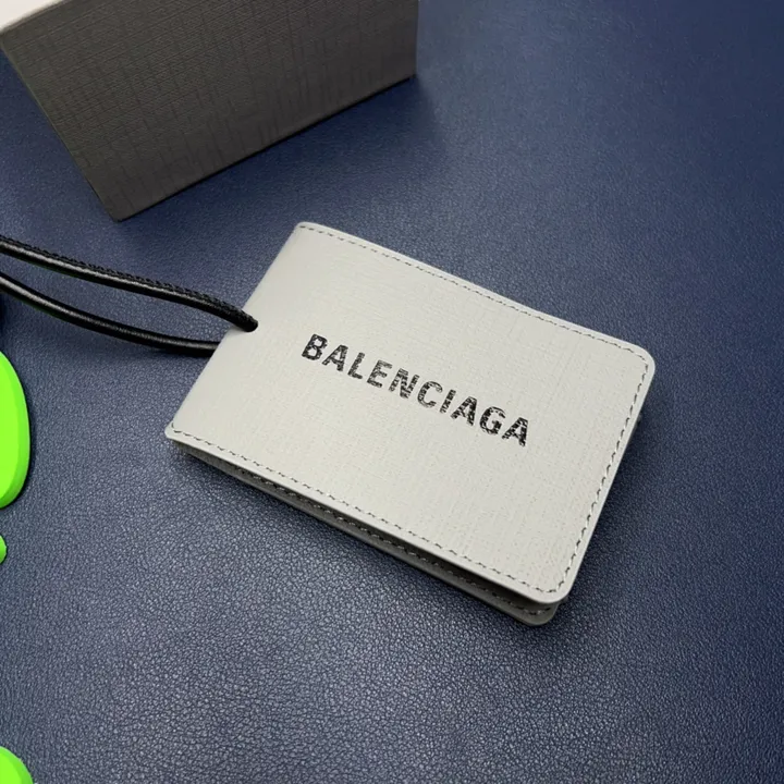 スーパーコピー バレンシアガ キーホルダー