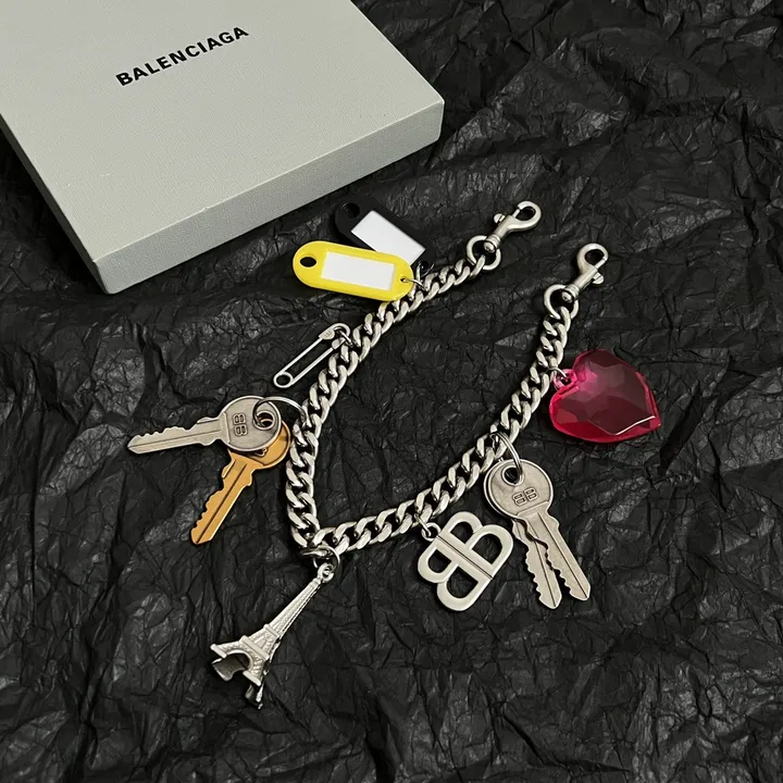 スーパーコピー バレンシアガ キーホルダー