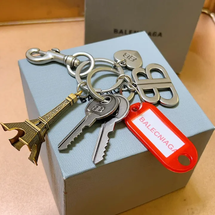 スーパーコピー バレンシアガ キーホルダー