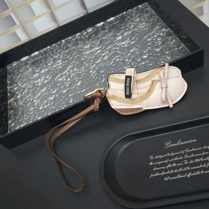 スーパーコピー ミュウミュウ キーホルダー