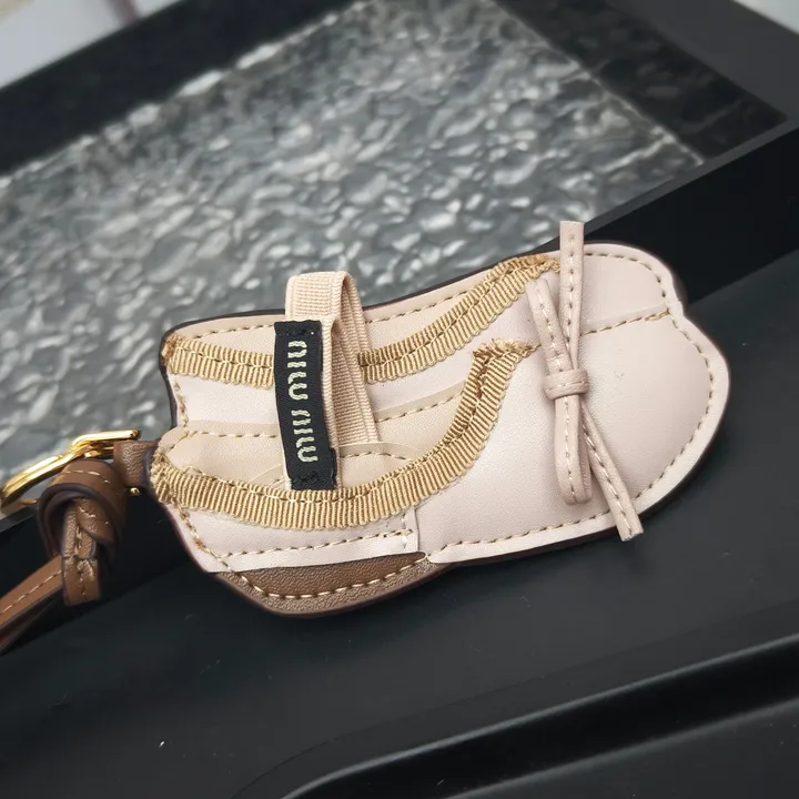 スーパーコピー ミュウミュウ キーホルダー