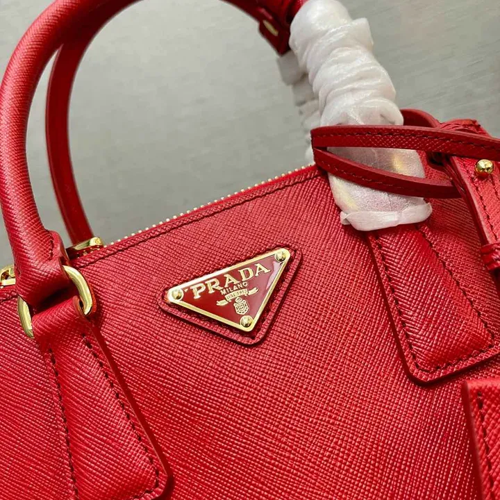 スーパーコピー プラダ キーホルダー