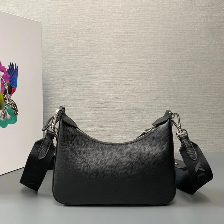 スーパーコピー プラダ キーホルダー