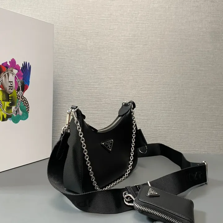 スーパーコピー プラダ キーホルダー