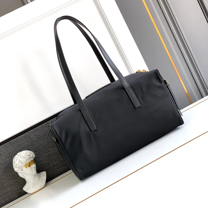 スーパーコピー プラダ キーホルダー