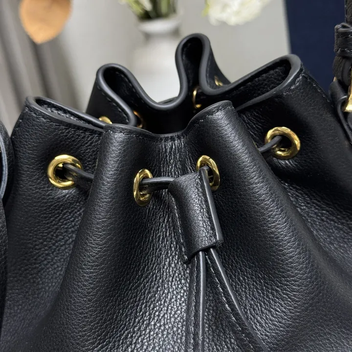 スーパーコピー プラダ キーホルダー