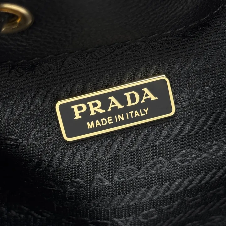 スーパーコピー プラダ キーホルダー